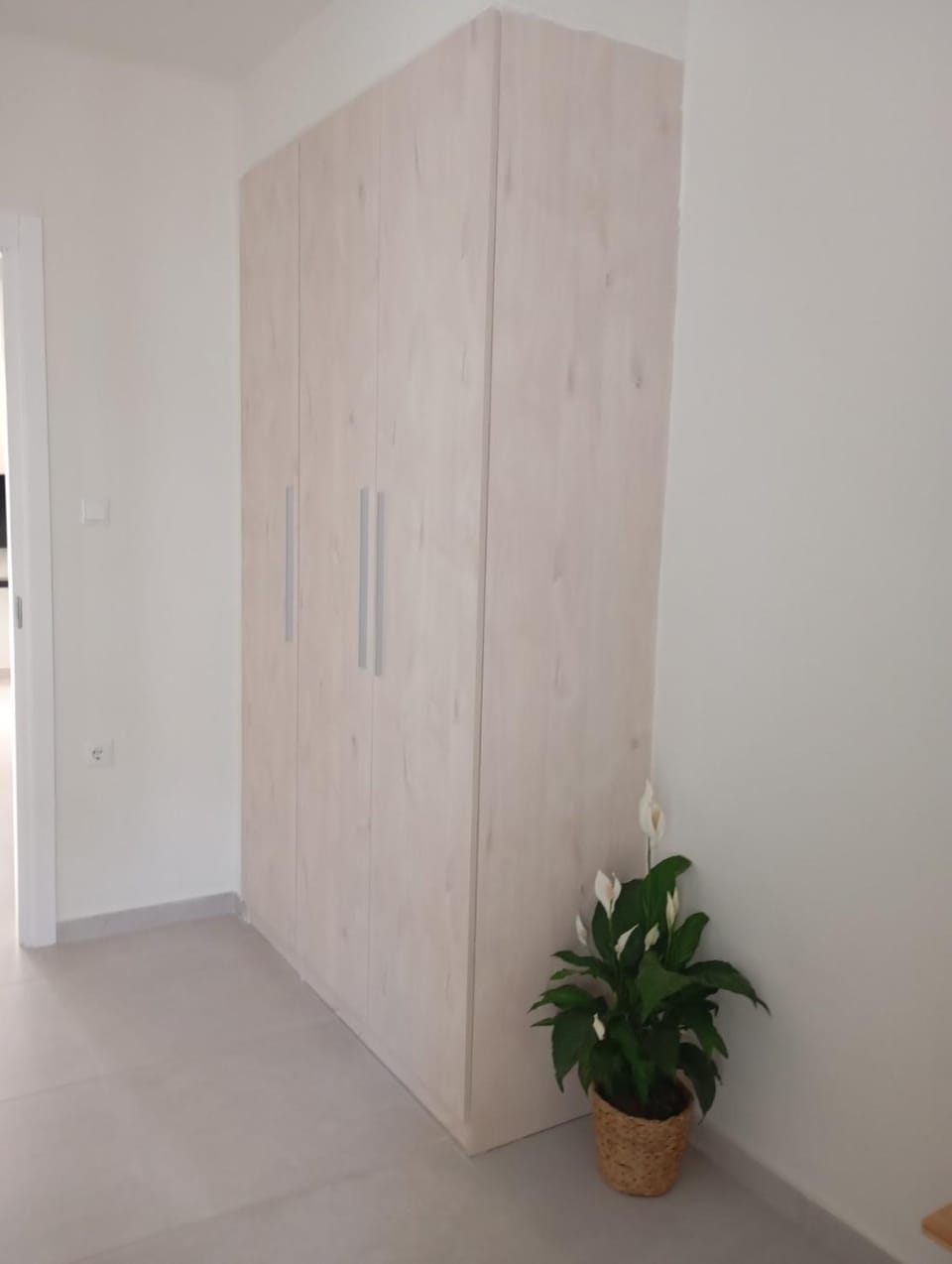 flat iron, wardrobe
