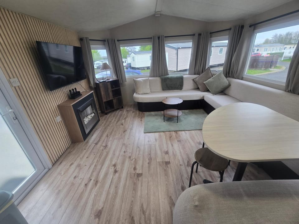 12a Mill View 4 Bed Static Caravan Marton Mere House in Blackpool