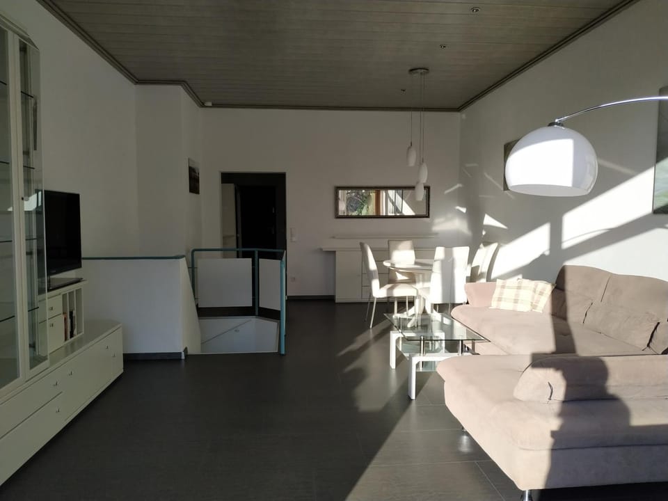 TV and multimedia, Living room, Dining area