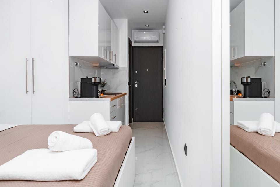 Bed, Kitchen or kitchenette, wardrobe