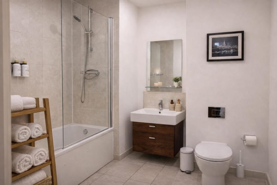 Lakeside Retreat - Spacious 1BR - Peaceful Base Near Wembley Apartment in Edgware