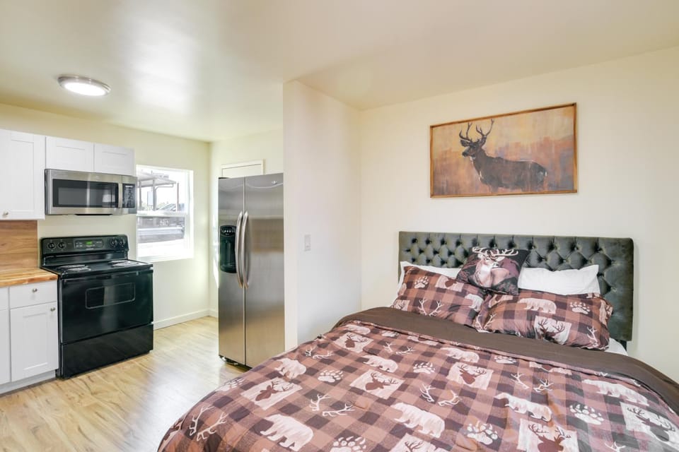 Studio 2 Mi to Feather River: Bring Your Pet! Apartment in Sierra Nevada