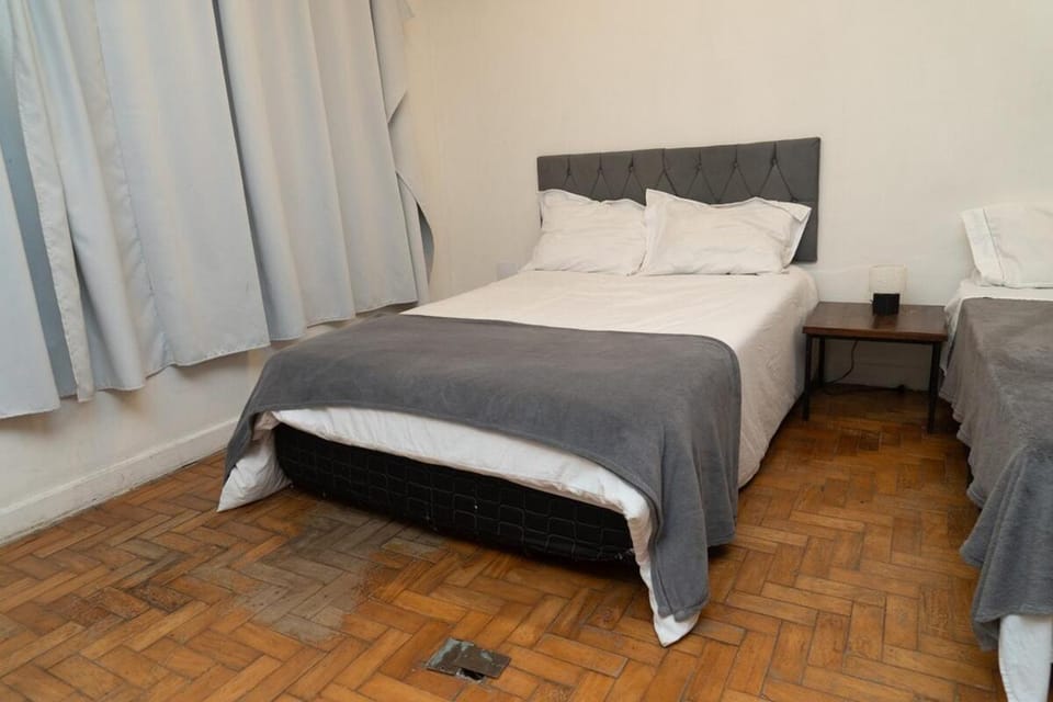 Apartamento 32 - 80m2 - Próx Metrô República, Brás e 25 de Março Apartment in Sao Paulo City