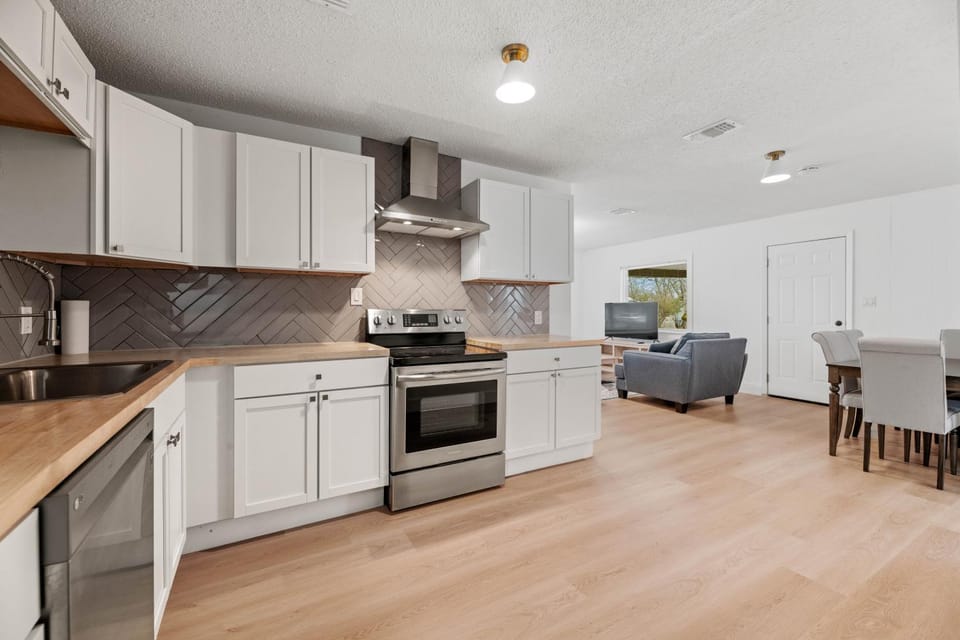 Spacious McKinney Bungalow - 4 Bedrooms House in McKinney