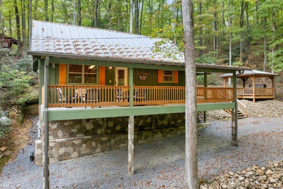 Beside Still Water 1 Chalet in Cosby