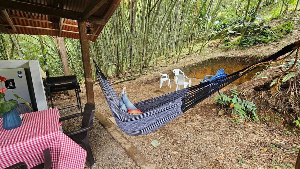 Glamping Montaña de Sueños Campground/ 
RV Resort in Cali