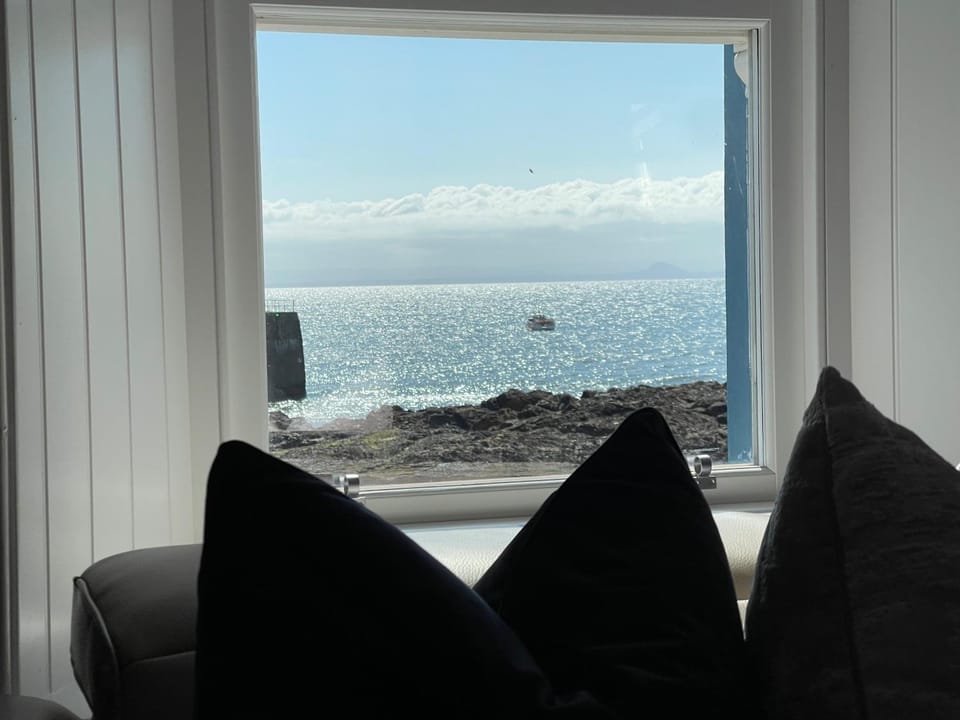 Living room, Sea view