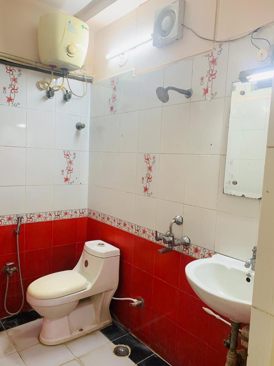 2bhk house at 1st floor fully furnished, with ACs Apartment in Secunderabad