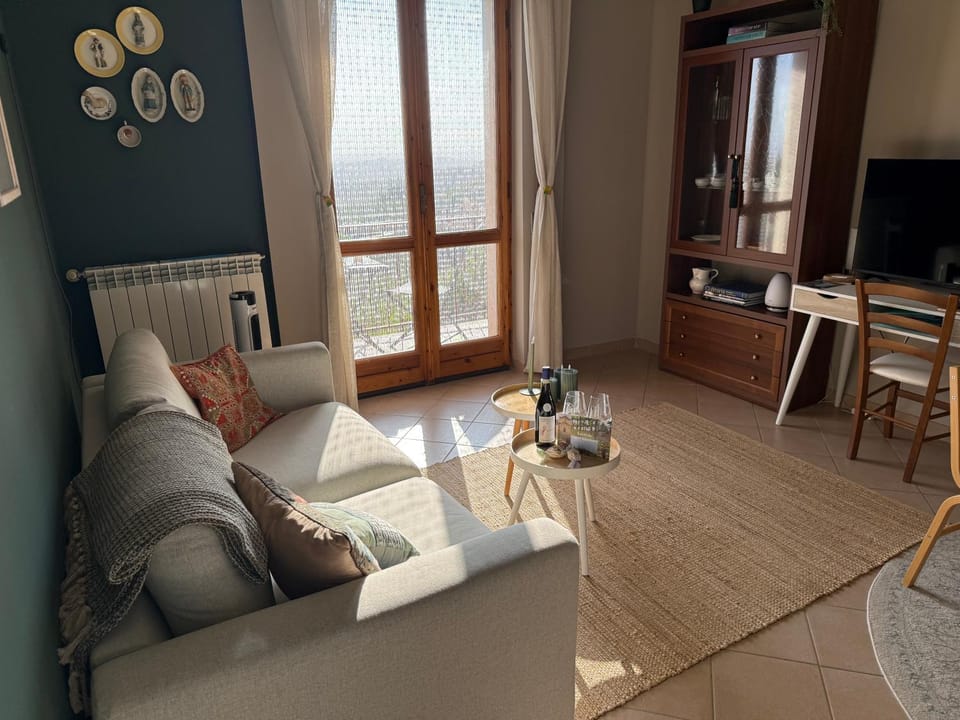 Living room, internet