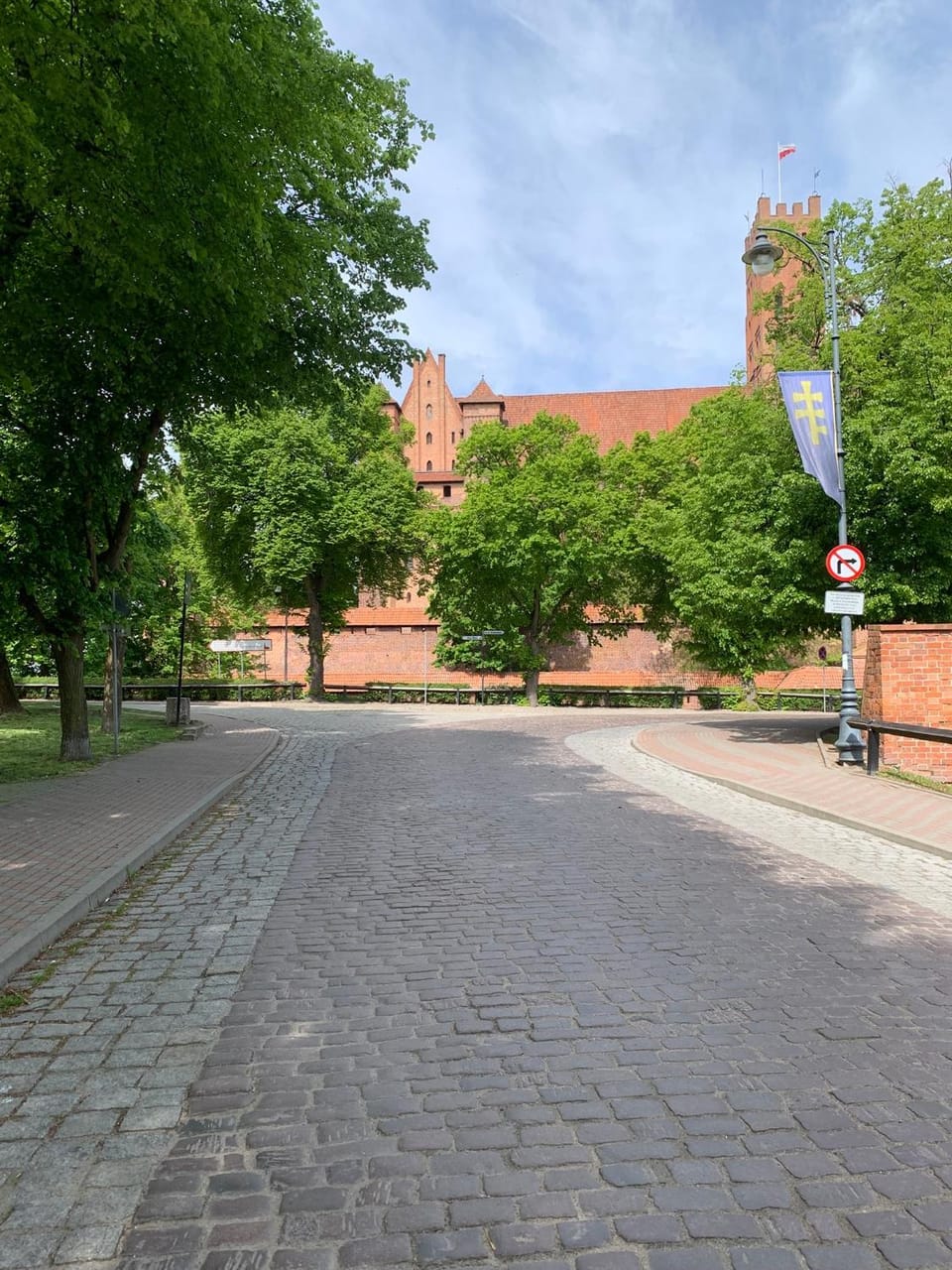 Neighbourhood, Landmark view, Location