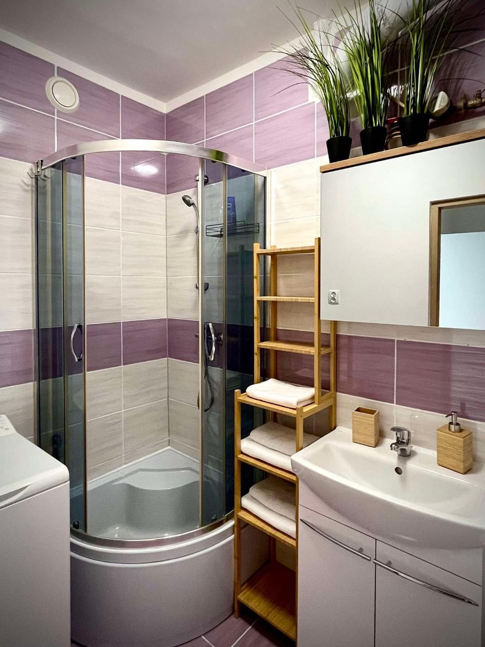 Shower, Bathroom, towels