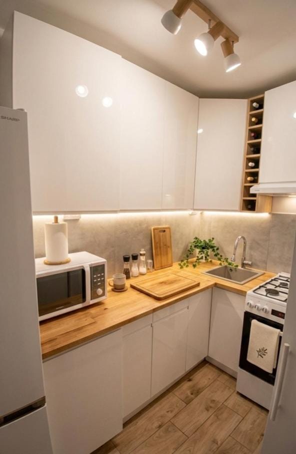 Coffee/tea facilities, Kitchen or kitchenette, dishwasher, oven, stove, toaster