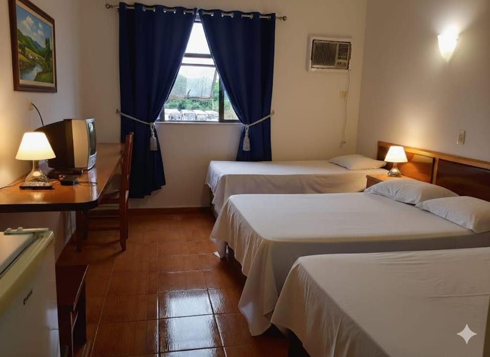 Shower, Bed, Photo of the whole room, Bedroom, Street view, Breakfast, children, young children, older children, Family, Inner courtyard view, furniture, internet, locker, microwave, minibar, towels, wardrobe, air conditioner