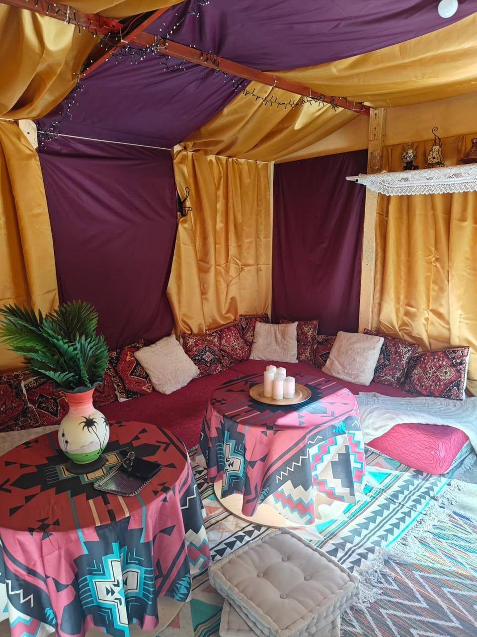 Living room, Photo of the whole room, Bedroom