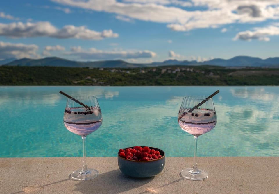 Natural landscape, Mountain view, Pool view, Swimming pool