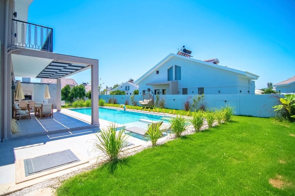 Garden, Swimming pool