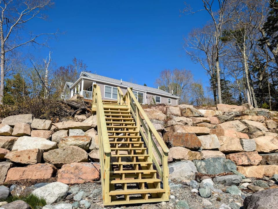 K1ssick Cove Beach House family Acadia watersports House in Trenton