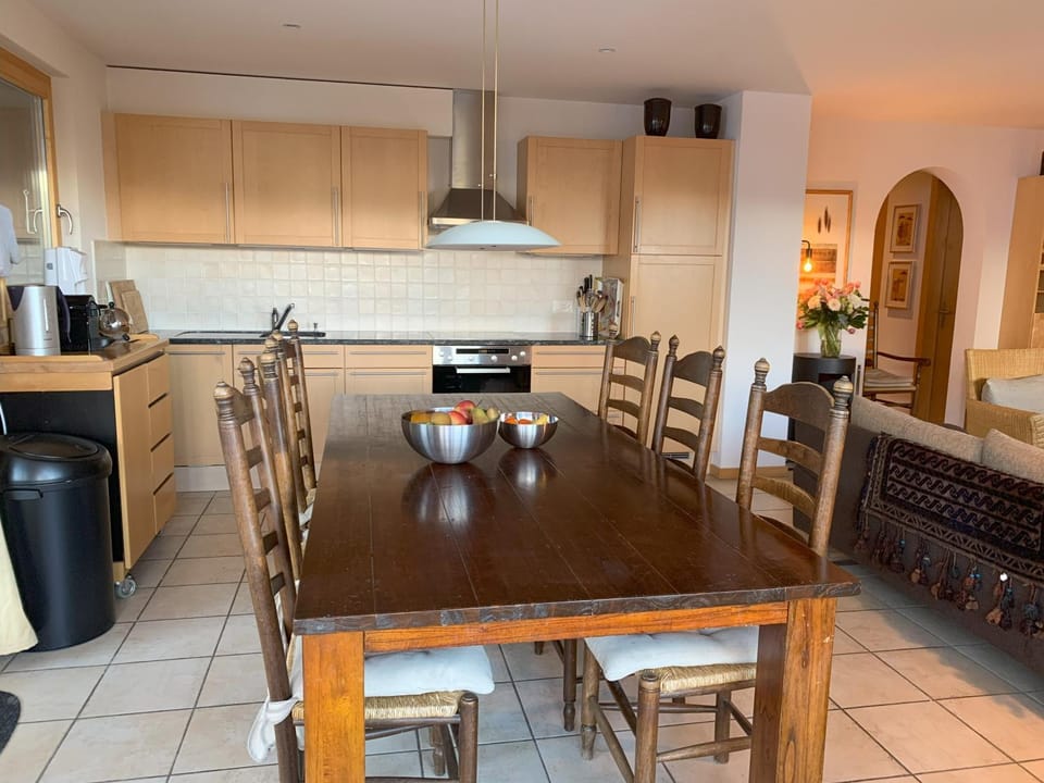 Kitchen or kitchenette, Dining area, dishwasher, oven, stove, toaster