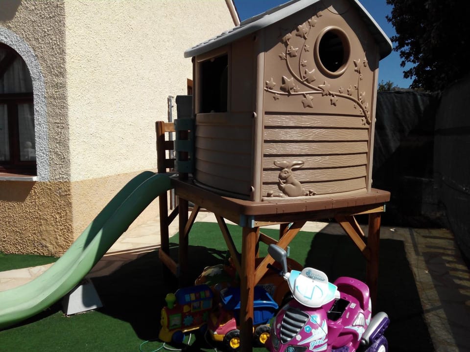 Day, Children play ground