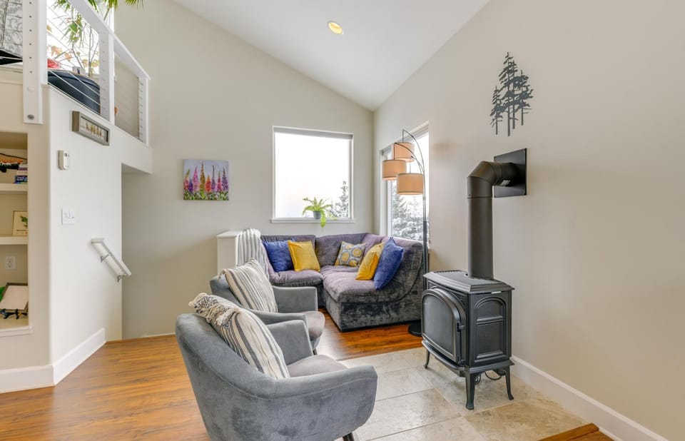 Scenic & Cozy 'Sweet Northern Comfort' in Homer! Apartment in Homer