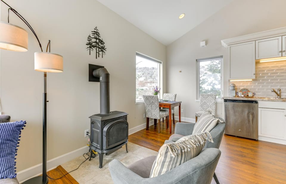 Scenic & Cozy 'Sweet Northern Comfort' in Homer! Apartment in Homer