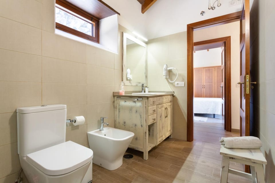 Bathroom, Living room