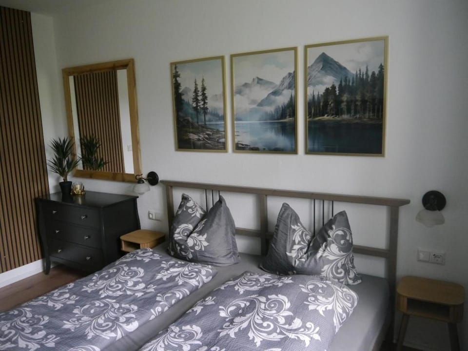 Bed, Photo of the whole room, Bedroom