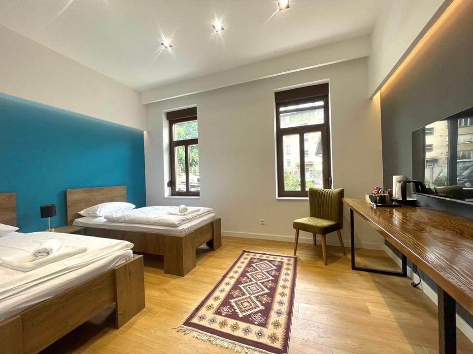 Engadin's Central Rooms in Old Town Apartment in Sarajevo