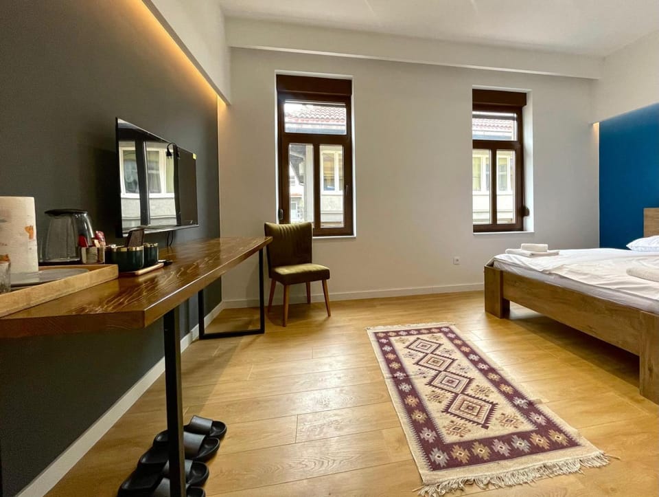 Engadin's Central Rooms in Old Town Apartment in Sarajevo