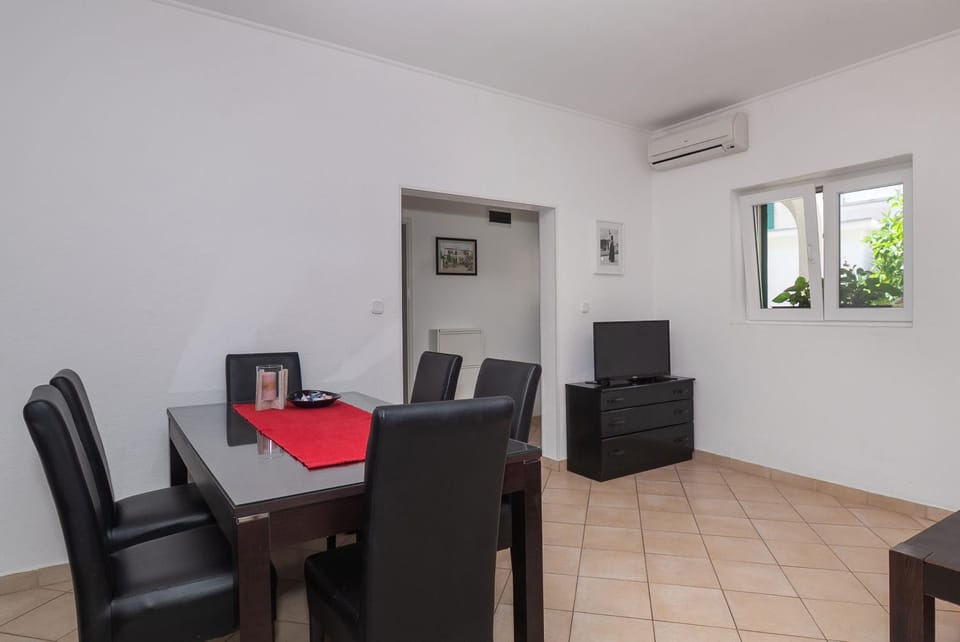 TV and multimedia, Other, Dining area