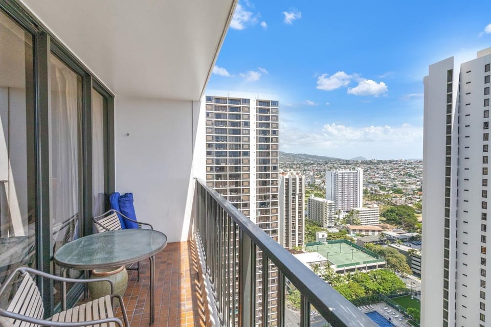 Elevated Condo with Diamond Head Views 3011T1 Apartment in Honolulu
