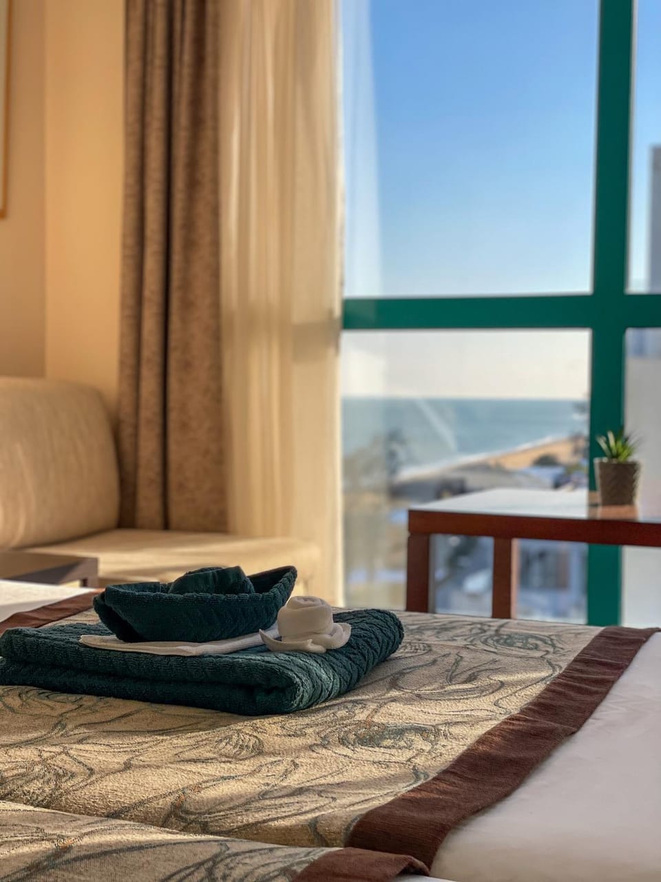 Bed, View (from property/room), Balcony/Terrace, Photo of the whole room, Bedroom, Sea view, towels