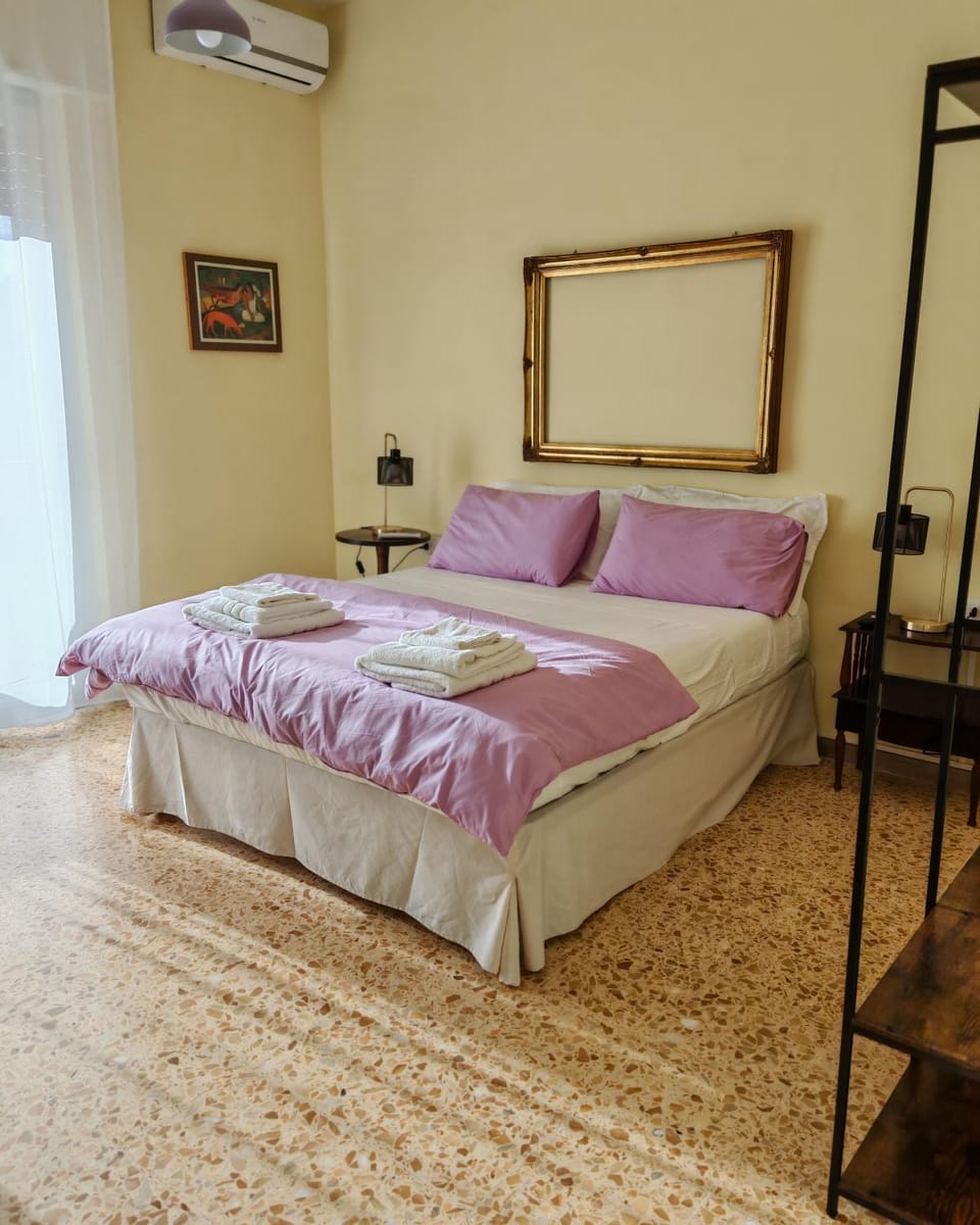 Bed, Photo of the whole room, Bedroom, towels, air conditioner