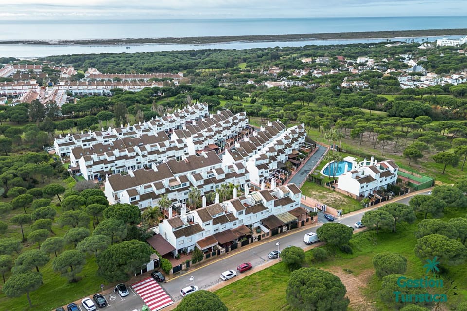 Preciosa casa con piscina, pádel y golf House in Costa de la Luz