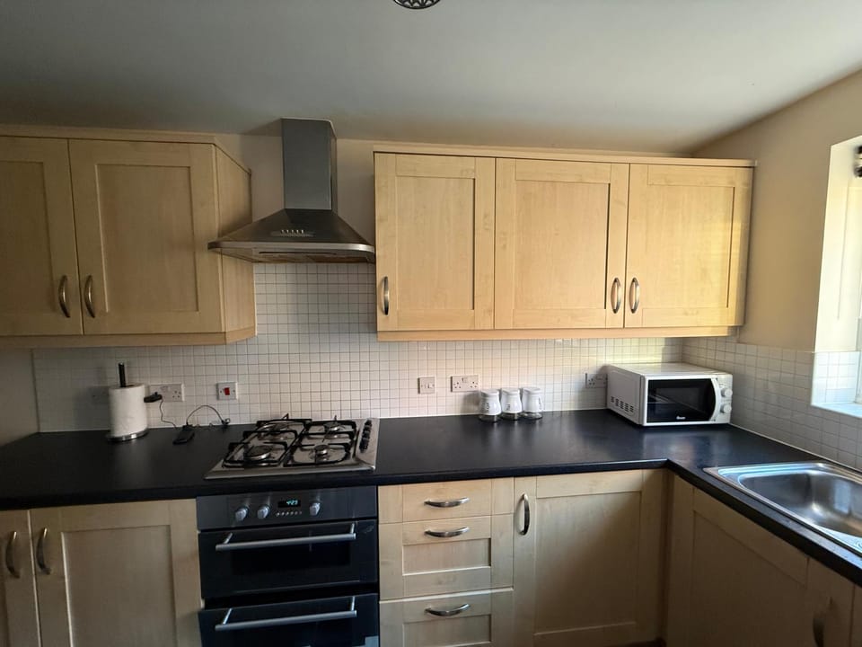 Coffee/tea facilities, dishwasher, stove