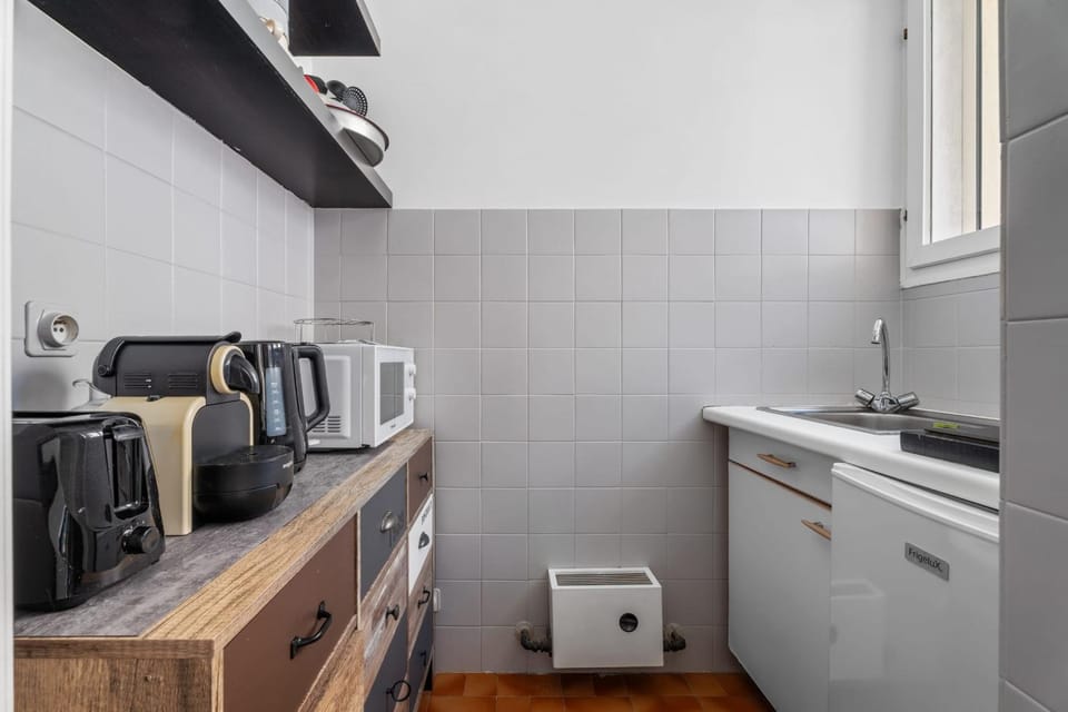 Kitchen or kitchenette