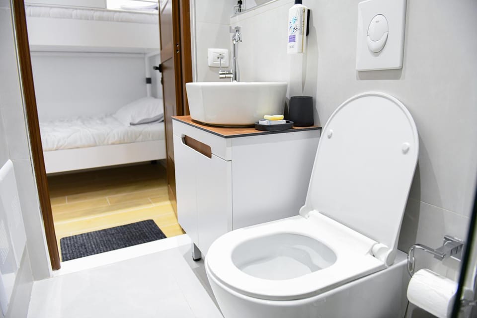 Toilet, Bathroom