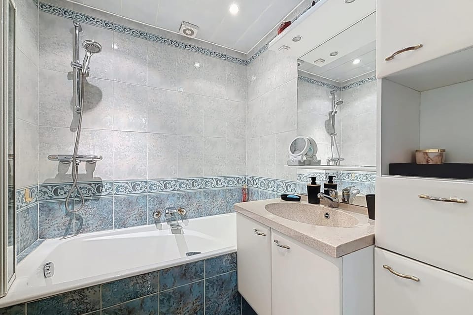 Spacious 2-room apartment near Nation Apartment in Paris