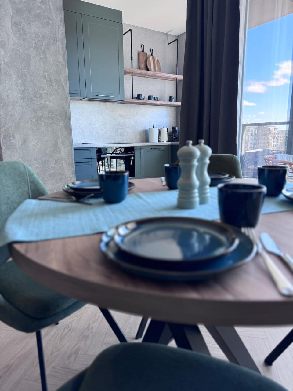 Dining area, kitchen