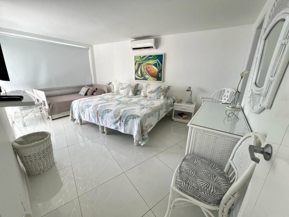 Apartamento remodelado con balcón y cerca a playas Apartment in San Andres