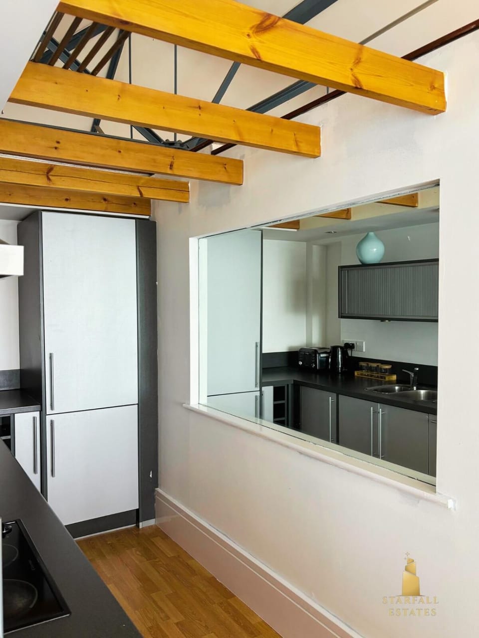 Airy Loft Apartment Apartment in Leeds