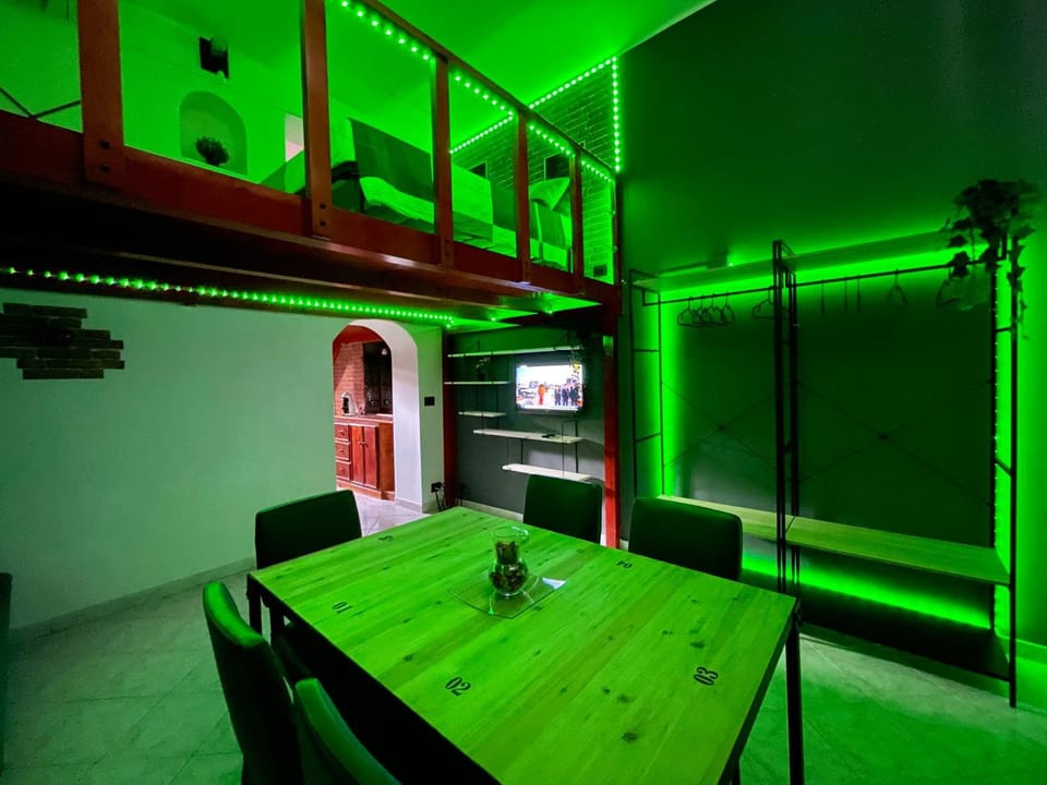 TV and multimedia, Dining area