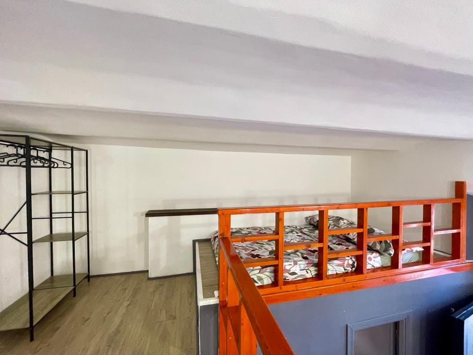 Bed, Photo of the whole room