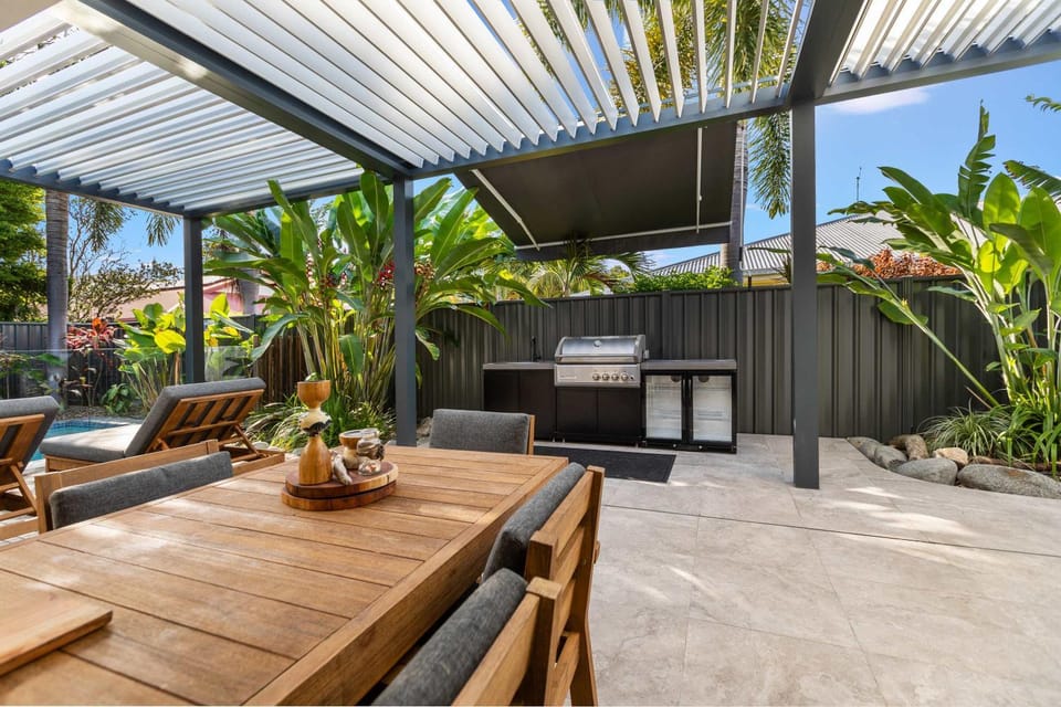 Curlews Nest 4BR Pool, BBQ & Kewerra Beach House in Cairns