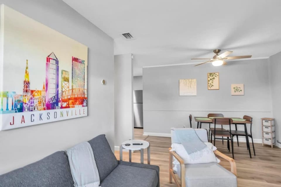 SMV Cute Jacksonville Bungalow Central House in Jacksonville