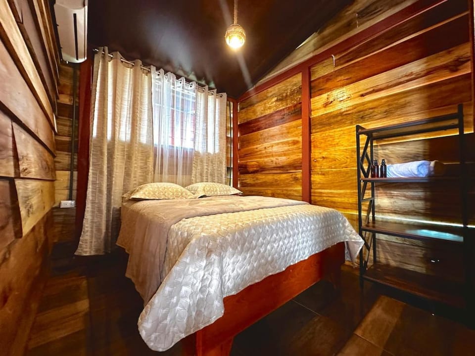Tribu Bungalow 4 Centrally located and comfortable House in La Fortuna