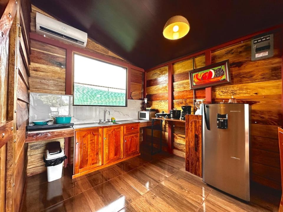 Tribu Bungalow 4 Centrally located and comfortable House in La Fortuna
