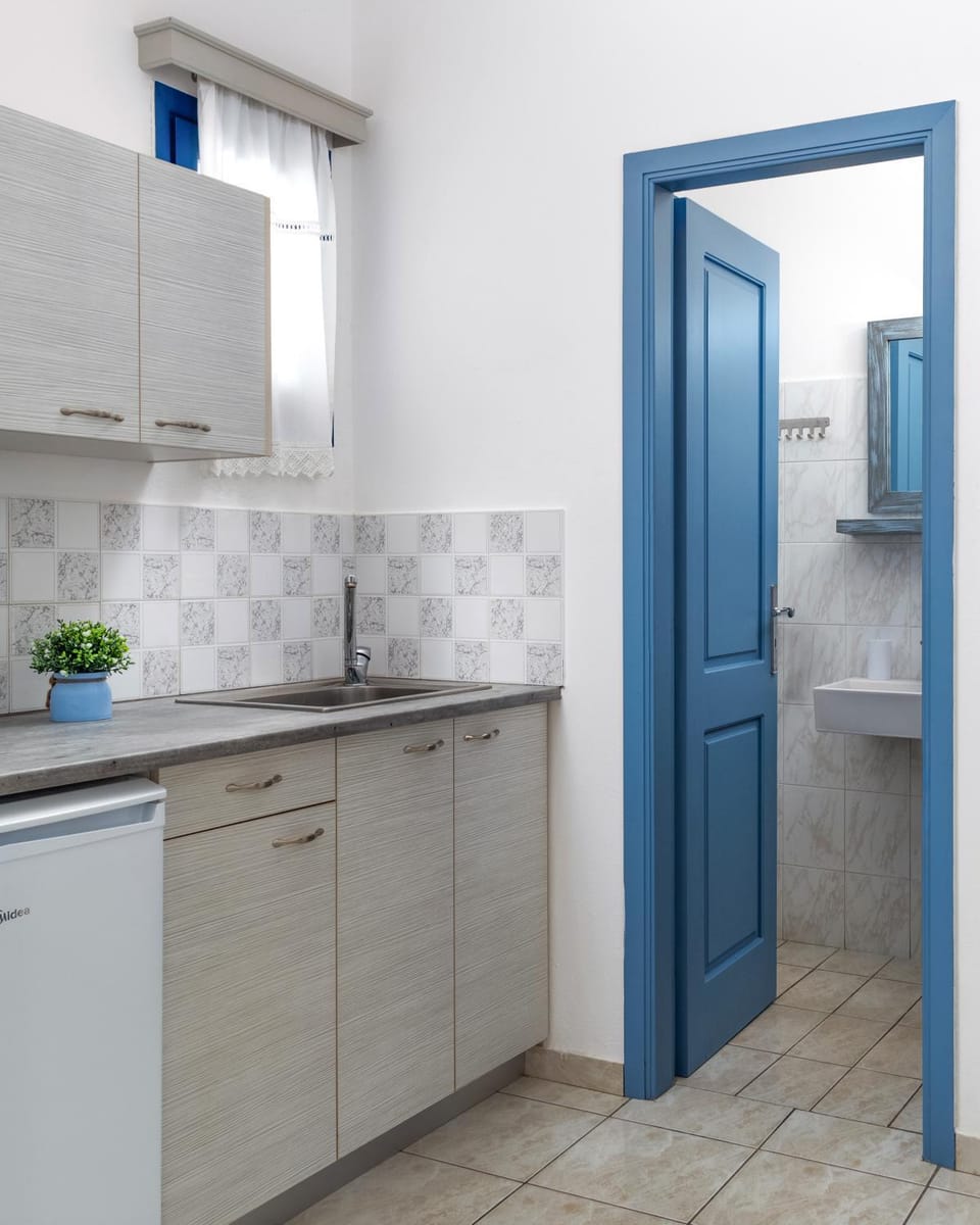 Bathroom, kitchen