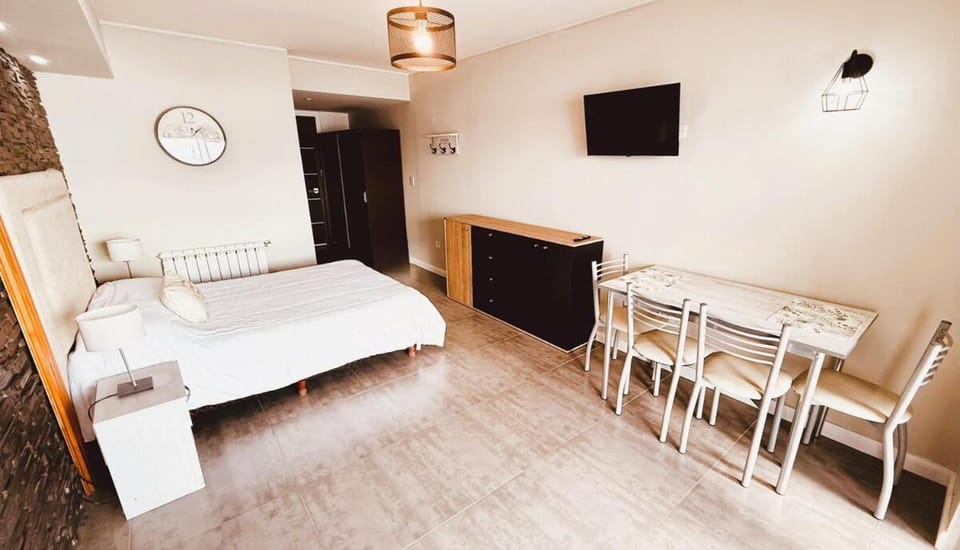 Bed, TV and multimedia, Bedroom