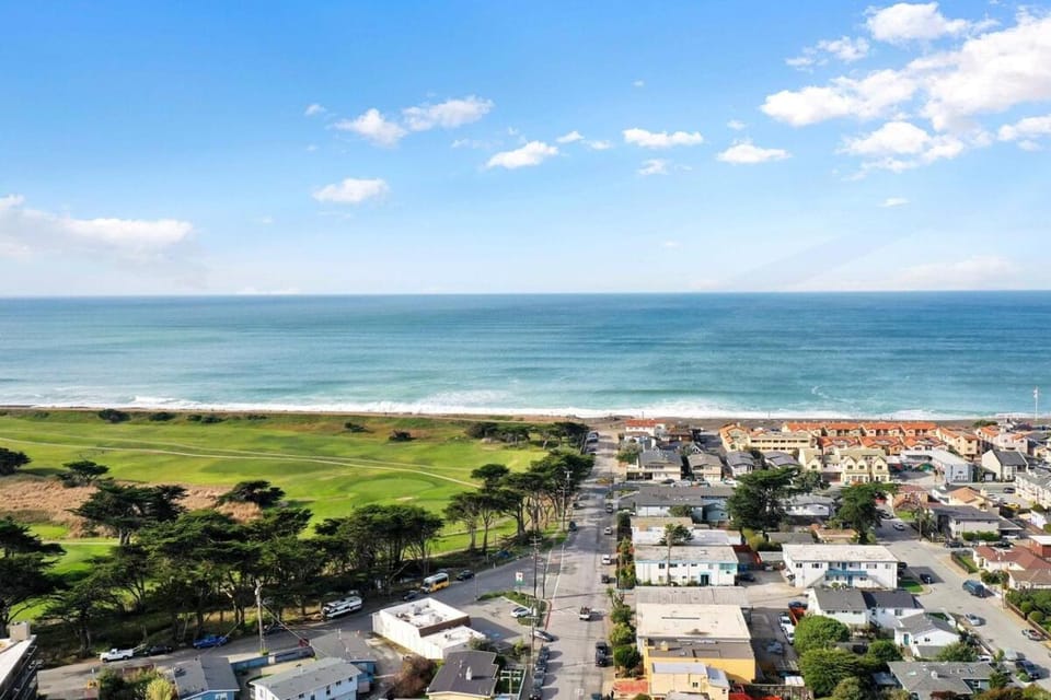 Peaceful 1BR Stay - Golf & Beach Apartment in Pacifica